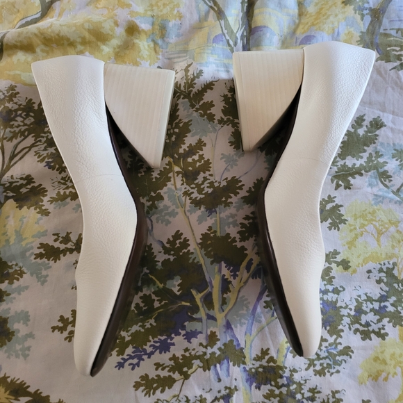 MERCEDES CASTILLO White Pumps - Picture 3 of 8